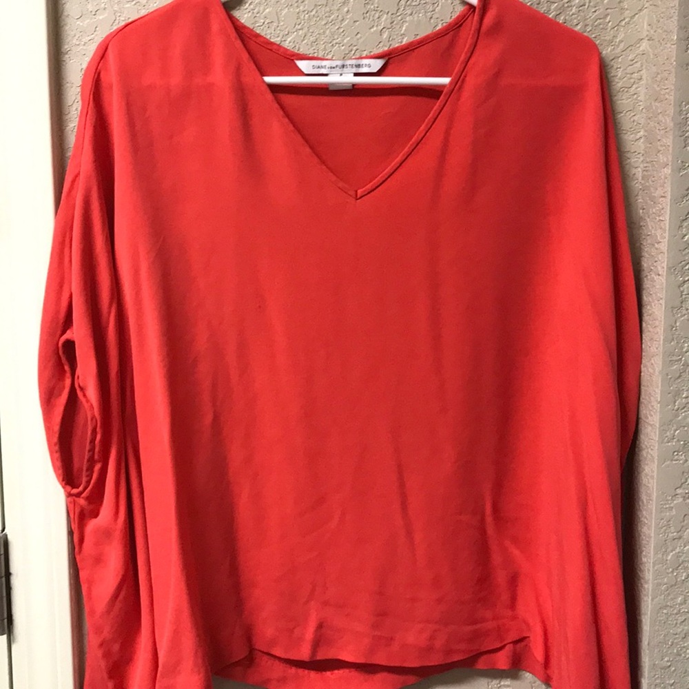 Diane Von Furstenburg 100% Silk Blouse